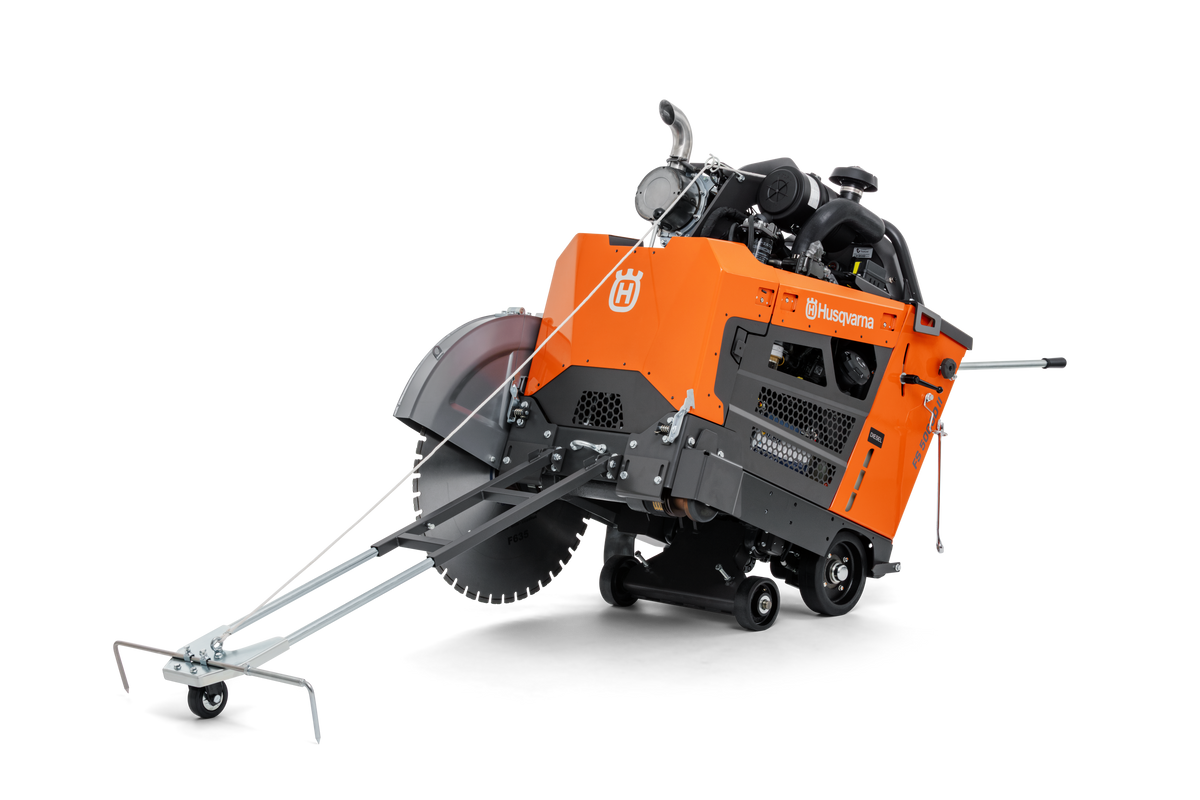 Husqvarna FS 5000 D II with E-track guide system - rear view